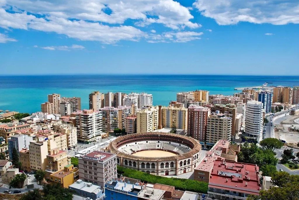 Studio 5 Mins From El Palo Beach Wifi & Ac Malaga